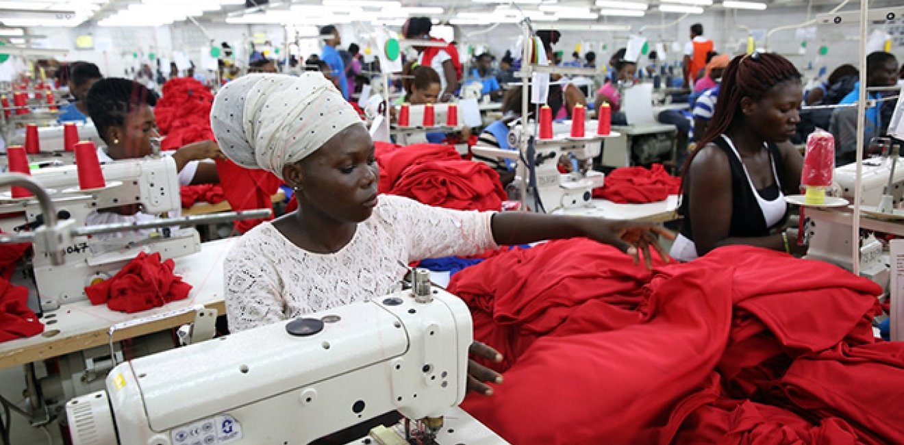 Dignity factory workers producing shirts for overseas clients, in Accra, Ghana on October 13, 2015. Photo © Dominic Chavez/World Bank