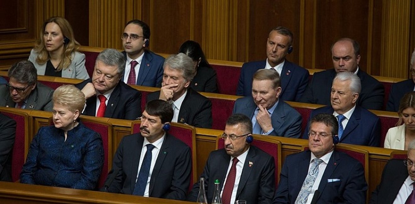 Ukrainian lawmakers at the presidential inauguration of Volodymyr Zelenskyy. Source: Wikimedia Commons.