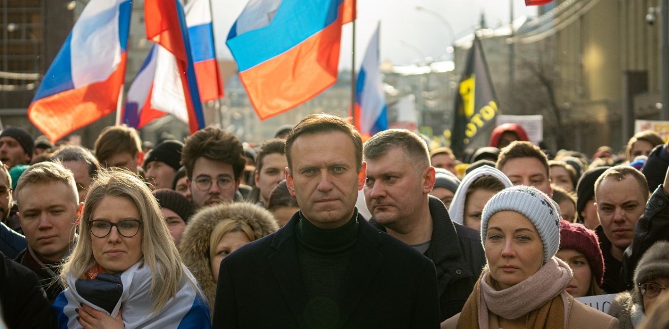 Lyubov Sobol, Alexei Navalny, and Yulia Navalnaya march in memory of Boris Nemtsov