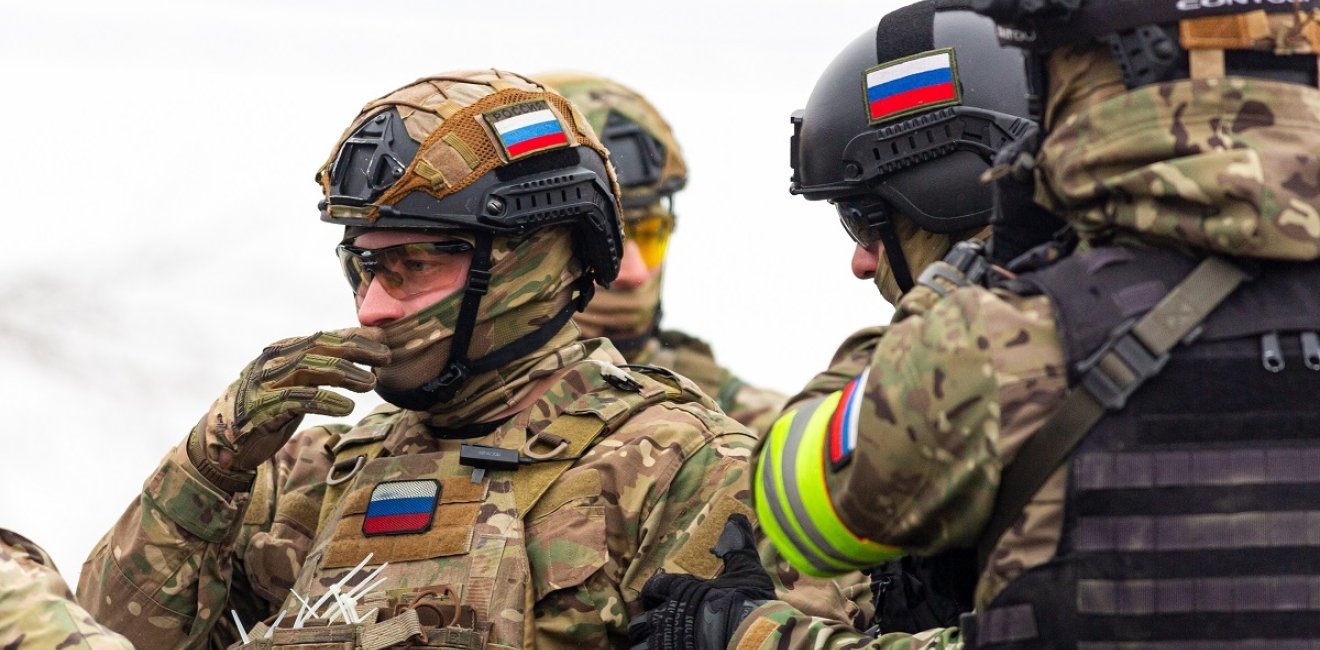 Russian soldiers in uniform