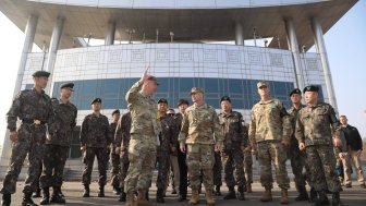 A group of Korean and U.S. Marines.