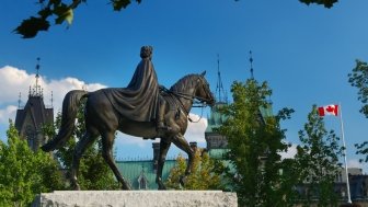 Queen Elizabeth Statue in Ottawa