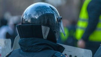 Riot police at a peaceful rally for the freedom of Alexey Navalny and political prisoners in Russia on April 21, 2021 