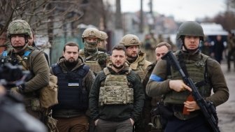 President Zelensky with soldiers