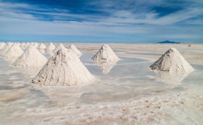 El litio de América Latina: Perspectivas sobre minerales críticos y la transición energética global